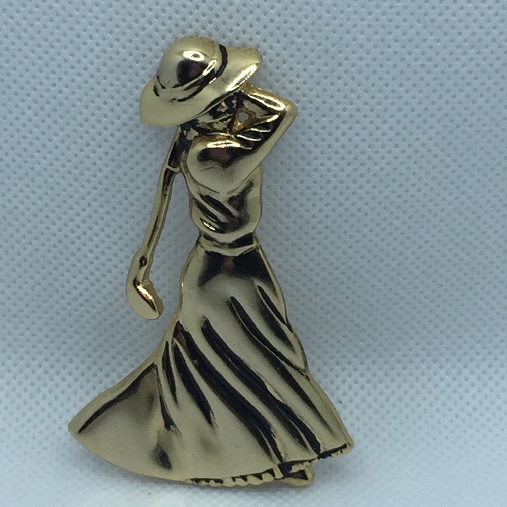 Lady Golfer 🏌️‍♀️ Brooch